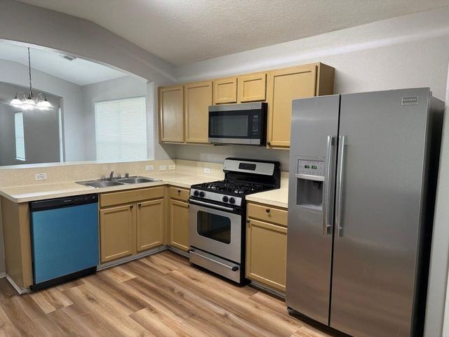 7714 Sunburst Trail Drive, Cypress, TX 77433