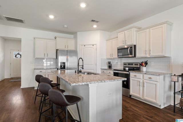 1017 GREENHEAD DRIVE, Alabaster, AL 35007