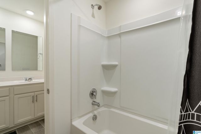 1017 GREENHEAD DRIVE, Alabaster, AL 35007
