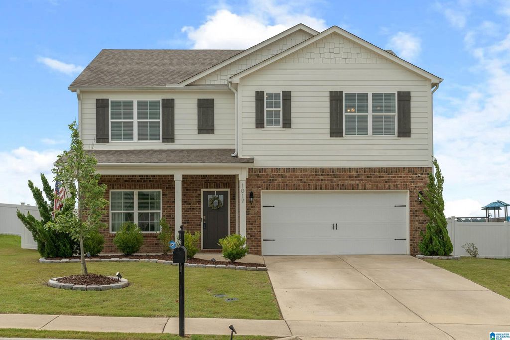 1017 GREENHEAD DRIVE, Alabaster, AL 35007