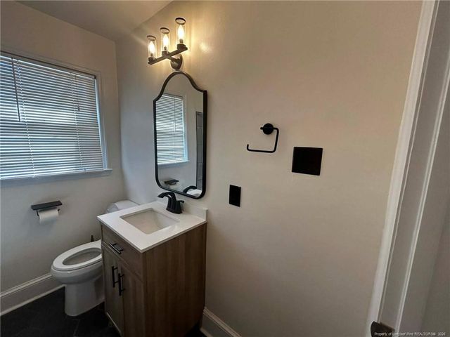 1000 Ivy Road, Fayetteville, NC 28303