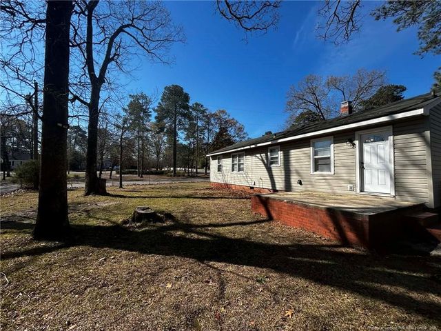 1000 Ivy Road, Fayetteville, NC 28303