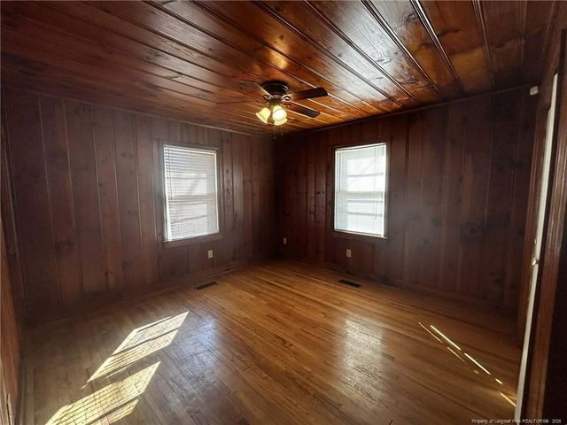 1000 Ivy Road, Fayetteville, NC 28303