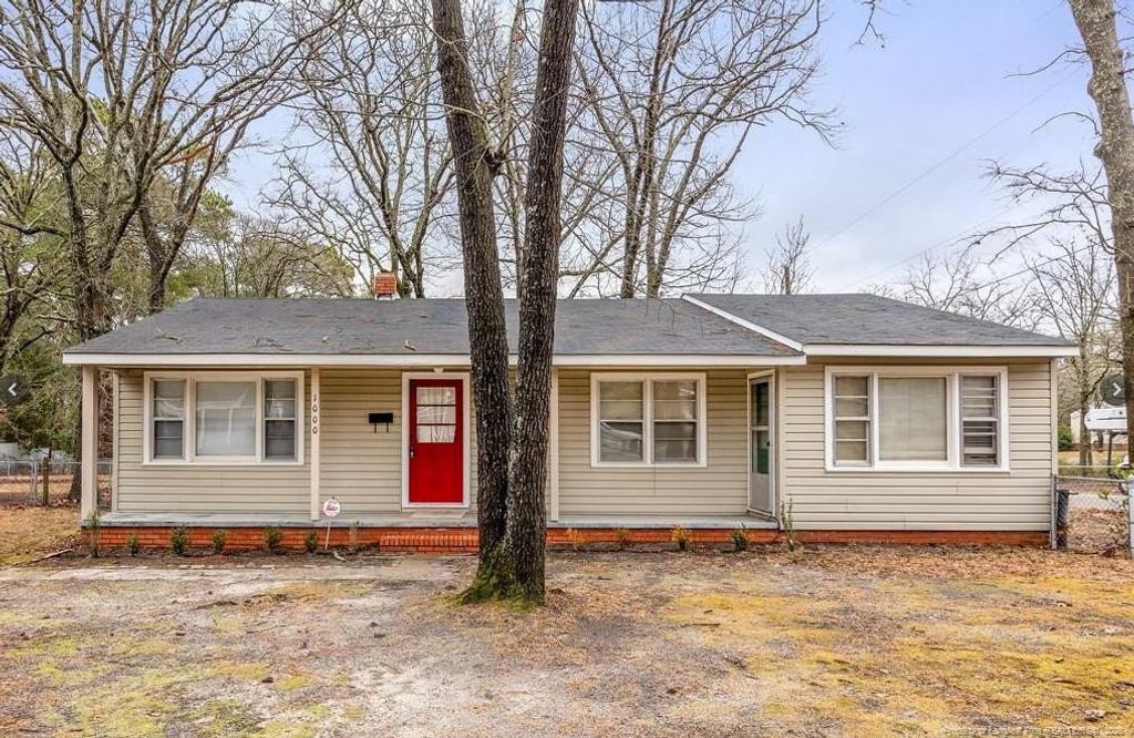 1000 Ivy Road, Fayetteville, NC 28303