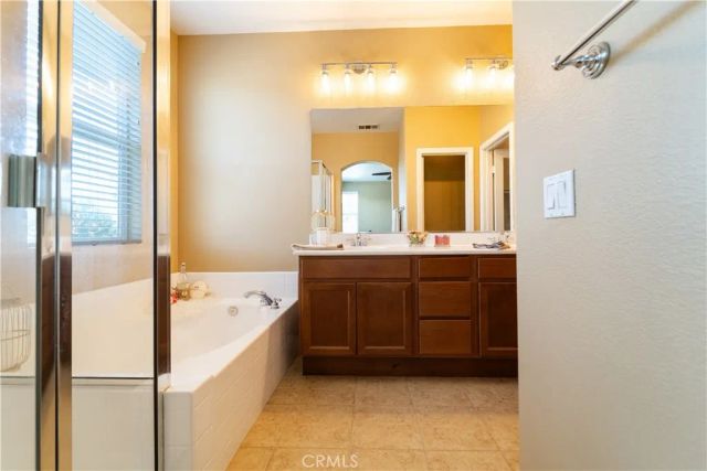 25056 Driftoak, Murrieta, CA 92562