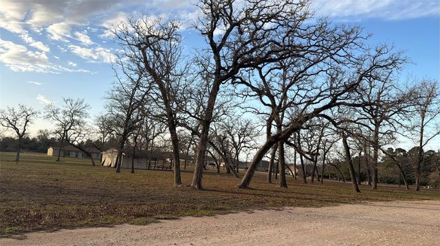 26667 Deerwood Drive, Hempstead, TX 77445