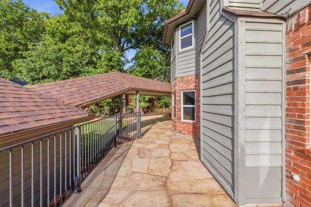 1801 Rolling Ridge Drive, Grapevine, TX 76051