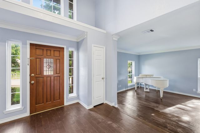 1801 Rolling Ridge Drive, Grapevine, TX 76051