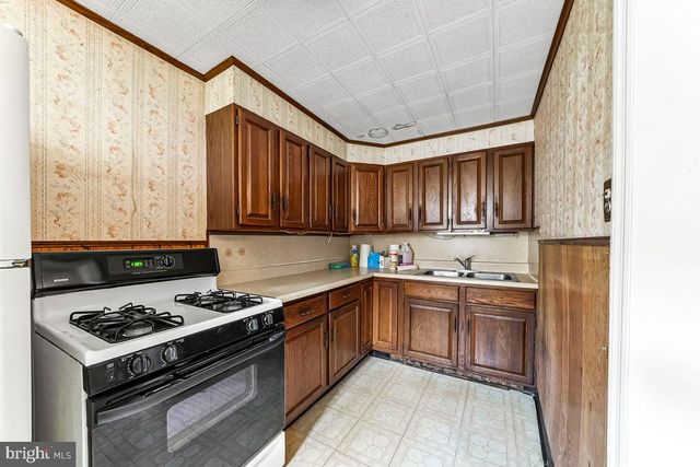 1318 WYCOMBE AVE, Darby, PA 19023