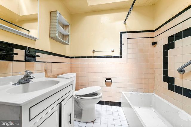 1318 WYCOMBE AVE, Darby, PA 19023