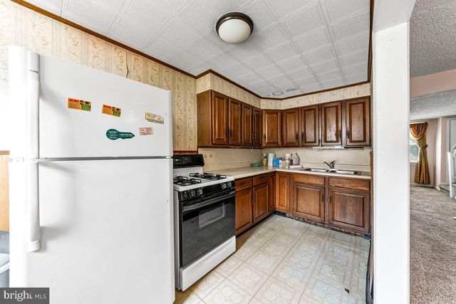 1318 WYCOMBE AVE, Darby, PA 19023