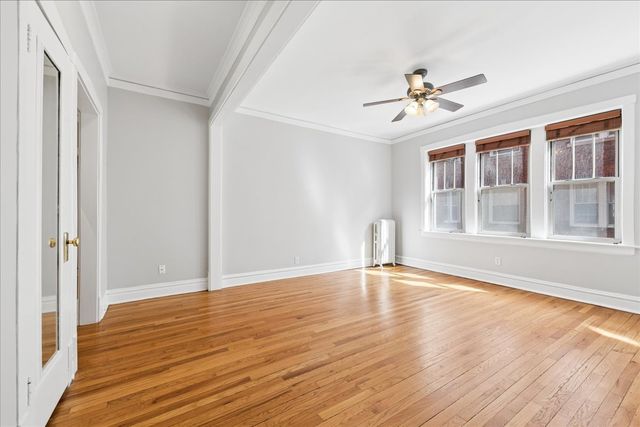 242 S MAPLE Avenue 1E, Oak Park, IL 60302