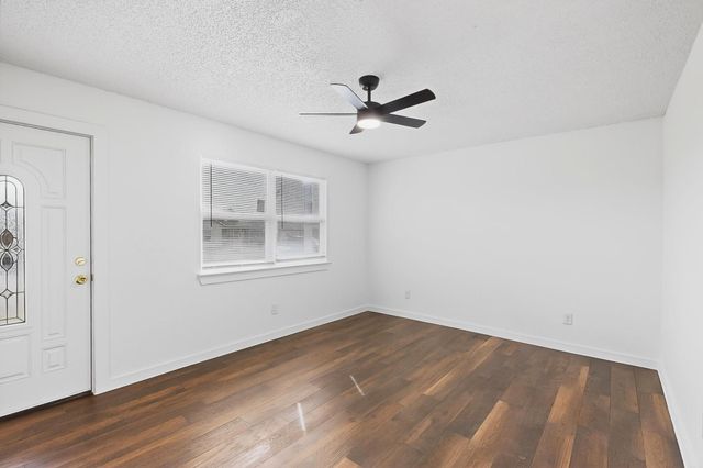 1700 Manor Garden, Greenville, TX 75401