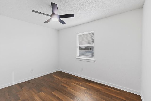 1700 Manor Garden, Greenville, TX 75401