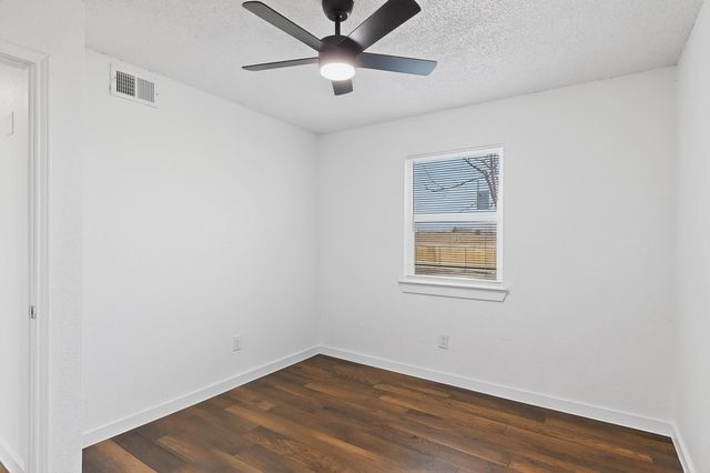 1700 Manor Garden, Greenville, TX 75401