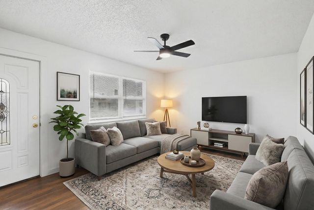 1700 Manor Garden, Greenville, TX 75401