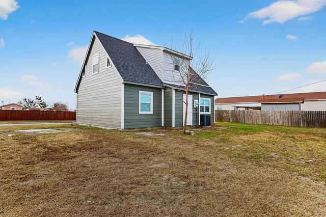 1700 Manor Garden, Greenville, TX 75401