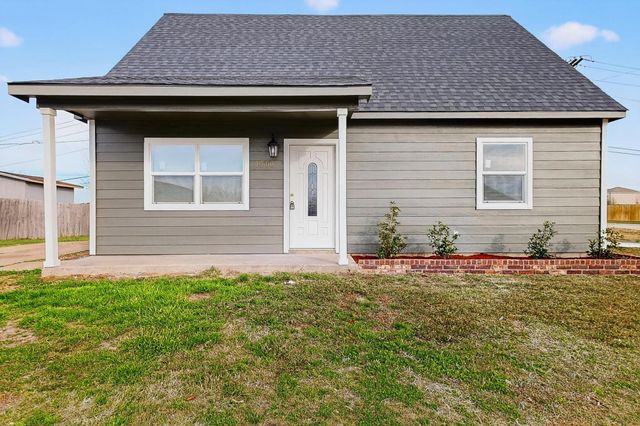 1700 Manor Garden, Greenville, TX 75401