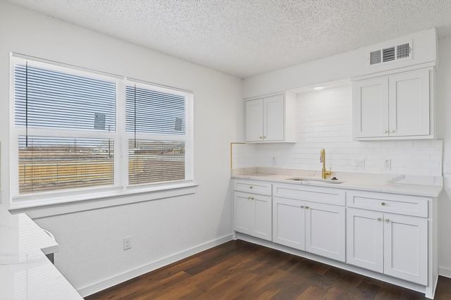 1700 Manor Garden, Greenville, TX 75401