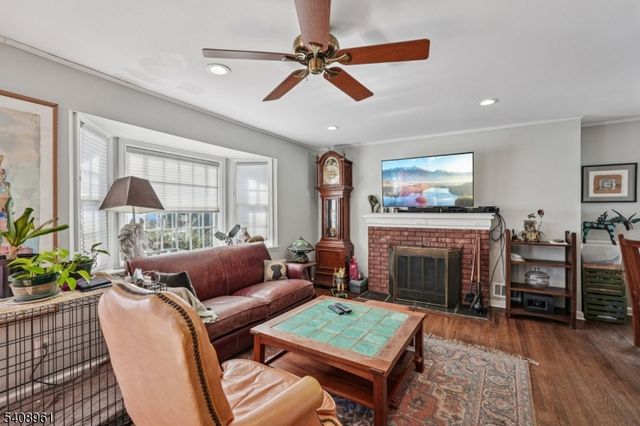 27 Archung Rd, Wayne Twp., NJ 07470