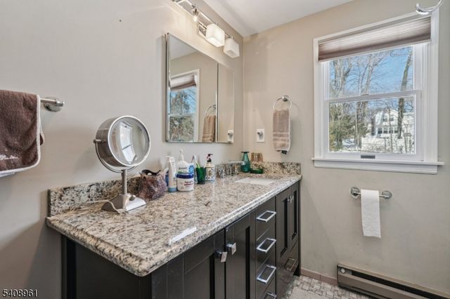 27 Archung Rd, Wayne Twp., NJ 07470