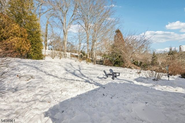 27 Archung Rd, Wayne Twp., NJ 07470