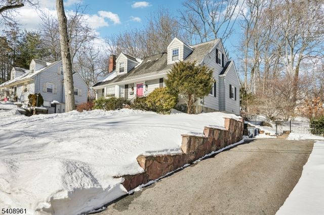 27 Archung Rd, Wayne Twp., NJ 07470