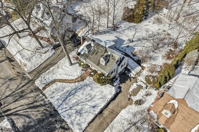 27 Archung Rd, Wayne Twp., NJ 07470