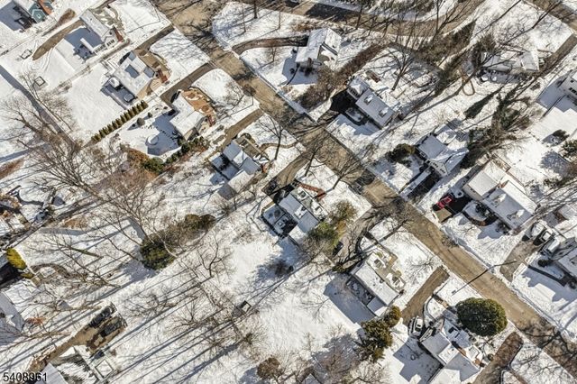 27 Archung Rd, Wayne Twp., NJ 07470