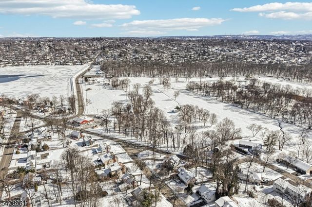 27 Archung Rd, Wayne Twp., NJ 07470