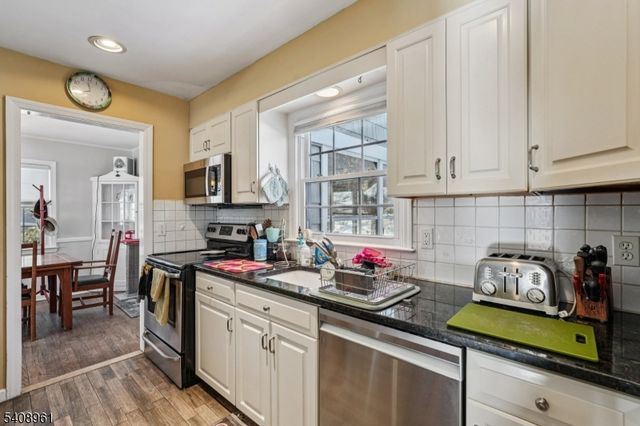 27 Archung Rd, Wayne Twp., NJ 07470