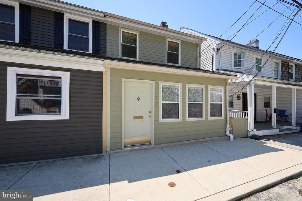 332 MAIN ST, Parkesburg, PA 19365