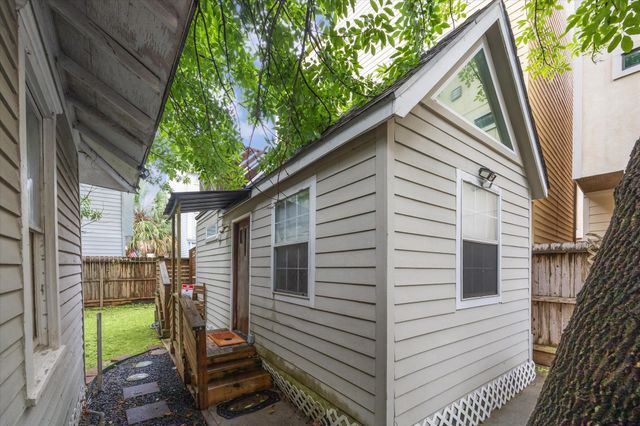 914 Snover Street B, Houston, TX 77007