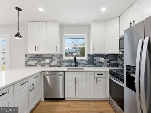 7113 FALCON ST, Annandale, VA 22003