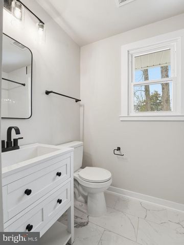 7113 FALCON ST, Annandale, VA 22003