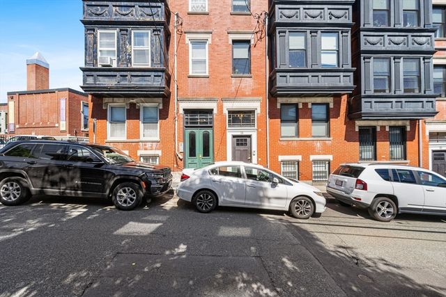 12 Pearl St 4, Boston, MA 02129