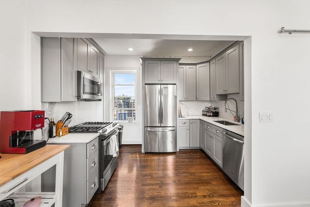 12 Pearl St 4, Boston, MA 02129