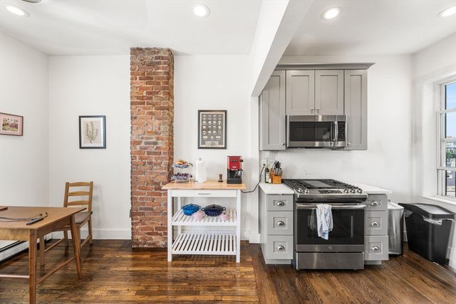 12 Pearl St 4, Boston, MA 02129