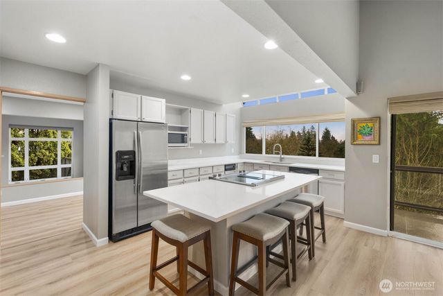6021 158th Place NE, Redmond, WA 98052