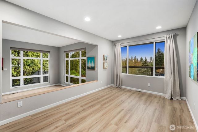 6021 158th Place NE, Redmond, WA 98052