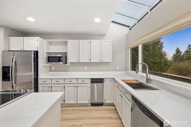 6021 158th Place NE, Redmond, WA 98052
