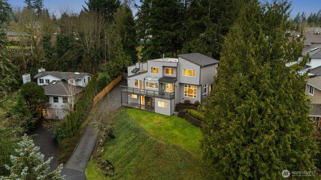 6021 158th Place NE, Redmond, WA 98052