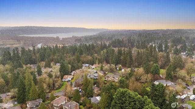 6021 158th Place NE, Redmond, WA 98052