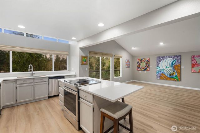 6021 158th Place NE, Redmond, WA 98052