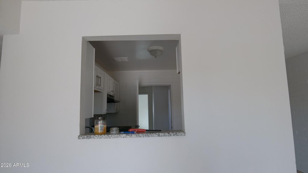 2520 E CHIPMAN Road, Phoenix, AZ 85040 — photo 5