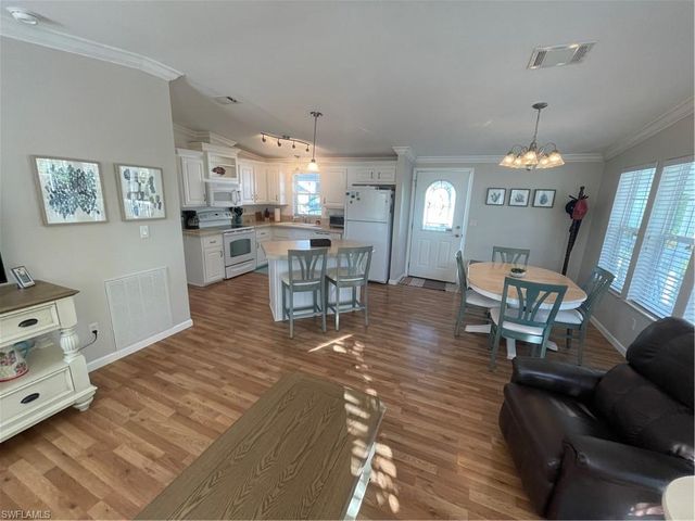 5935 Brightwood DR, Fort Myers, FL 33905