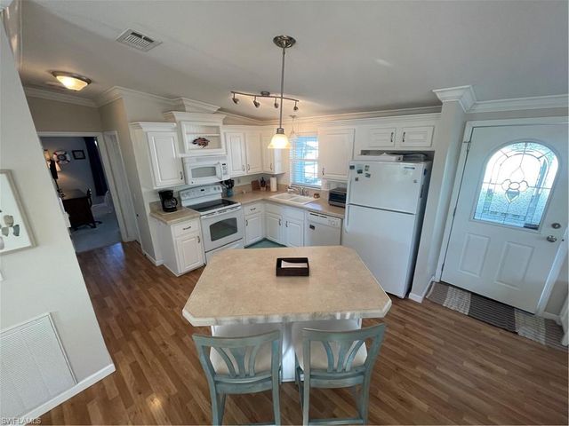 5935 Brightwood DR, Fort Myers, FL 33905