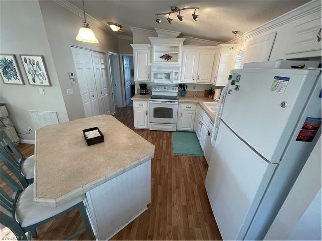 5935 Brightwood DR, Fort Myers, FL 33905