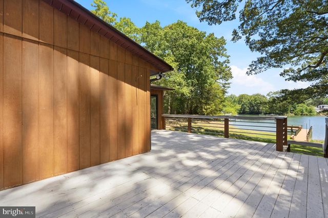 18040 SHIPPING POINT RD, Lexington Park, MD 20653