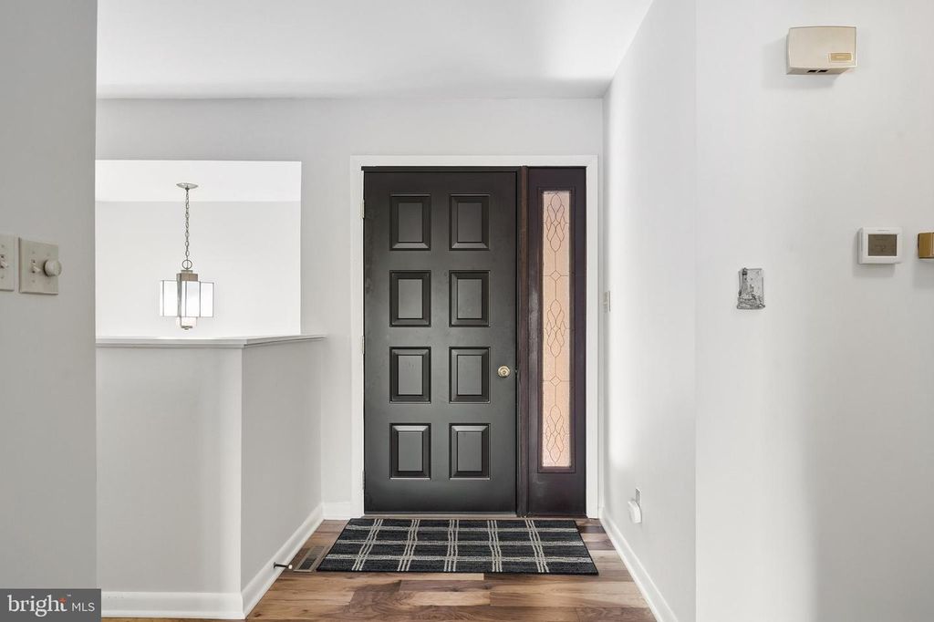 Image 10 of property listing at 18040 SHIPPING POINT RD, Lexington Park, MD 20653